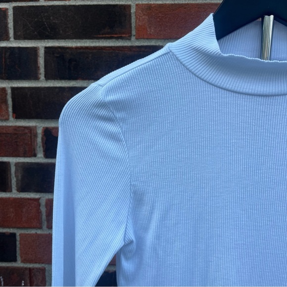 Dylan Ryan Women's White Long Sleeve Turtleneck Top - Picture 3 of 6